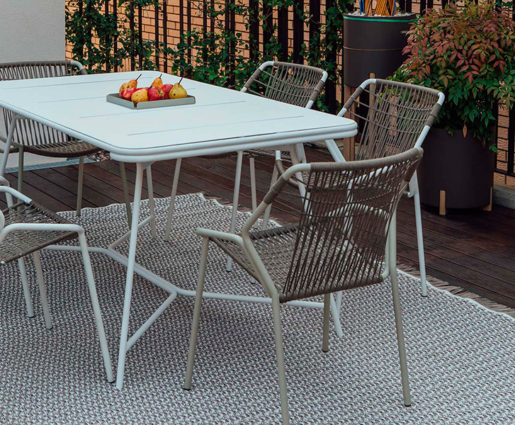 Totem-Table 2000 4424