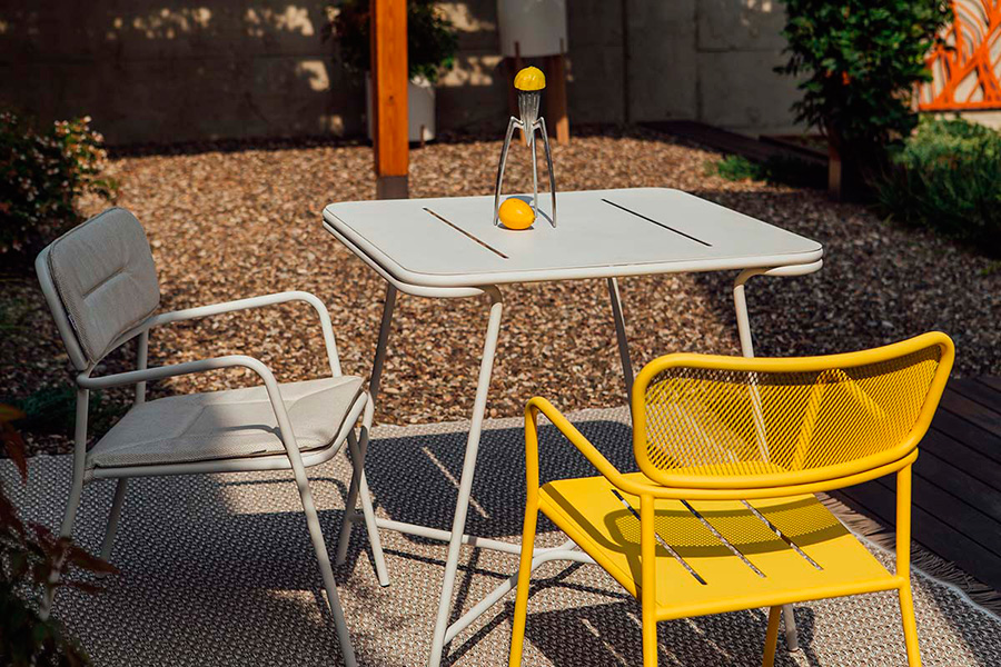 Totem-Table 90×90 4430
